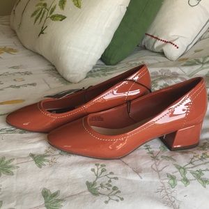 NWT Burnt Sienna Sz 6 Low Heeled Shoe Forever 21